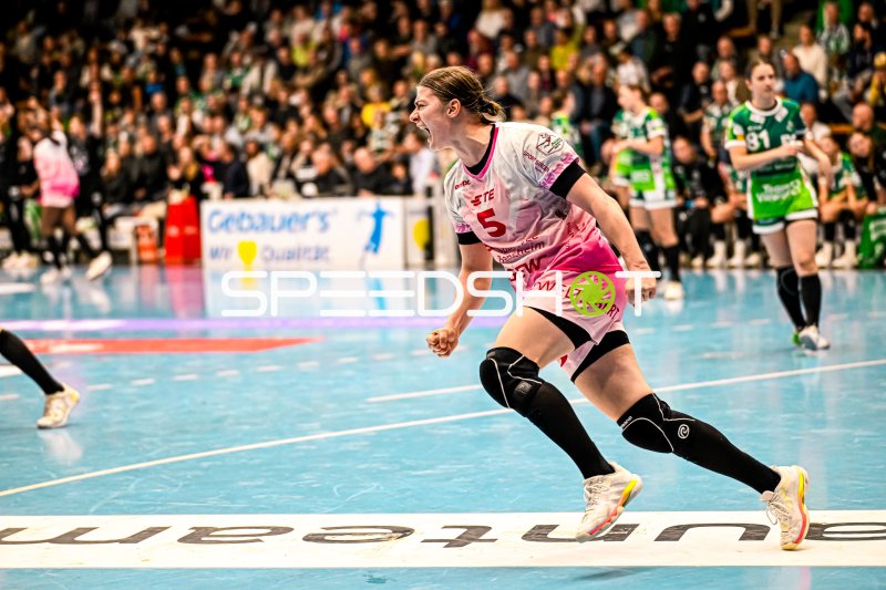 Ann Kynast (#5; Frisch auf Göppingen) in Spielaktion gegen Bensheim/Auerbach
