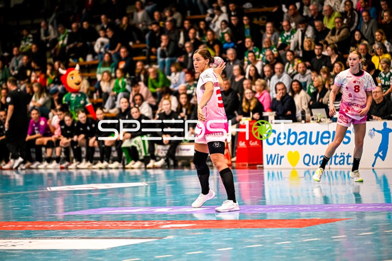 Lucie-Marie Kretzschmar im Spielaufbau gegen HSG Bensheim/Auerbach
