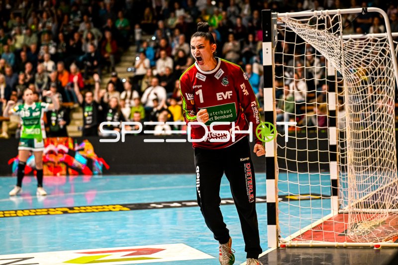 Mikaela Sobrinho Possatti (#7) jubelt nach Tor in der EWS Arena