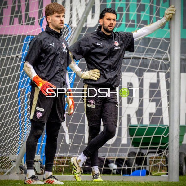 Dimitar Mitov und Ben Voll im Tortraining des FC St. Pauli