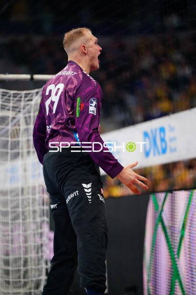 David Späth (#29; Rhein Neckar Löwen) jubelt lautstark im Tor