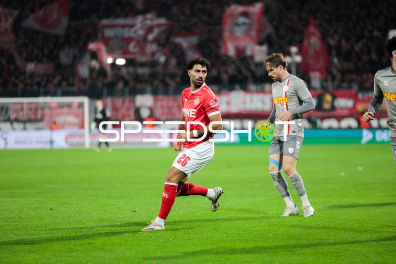 Ekin Çelebi (#26; Rot-Weiss Essen) im Spiel an der Hafenstraße