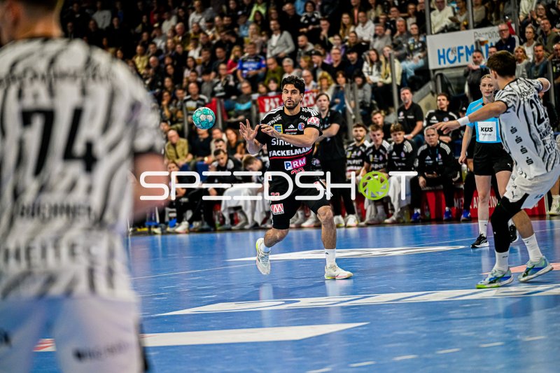 Eloy Morante Maldonado (#22; HC Erlangen) im Angriff gegen Bergischer HC