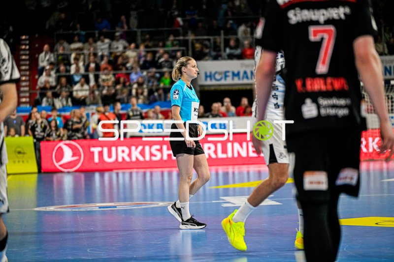Sophia Janz leitet Opel HBL-Partie: HC Erlangen gegen THW Kiel
