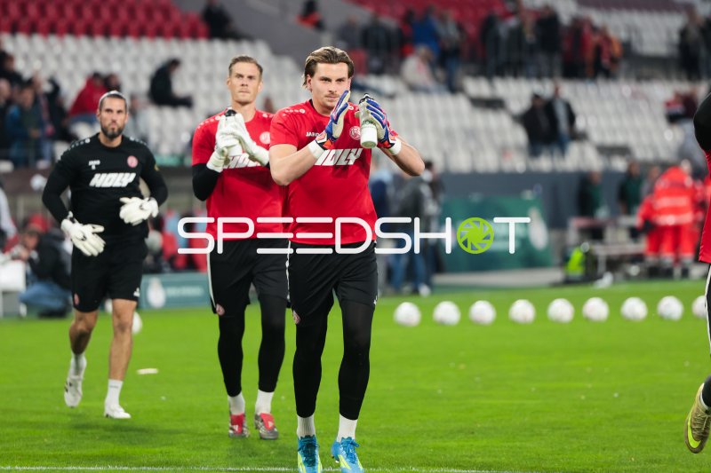 Felix Wienand (#35; Rot-Weiss Essen) beim Aufwärmen vor dem Spiel