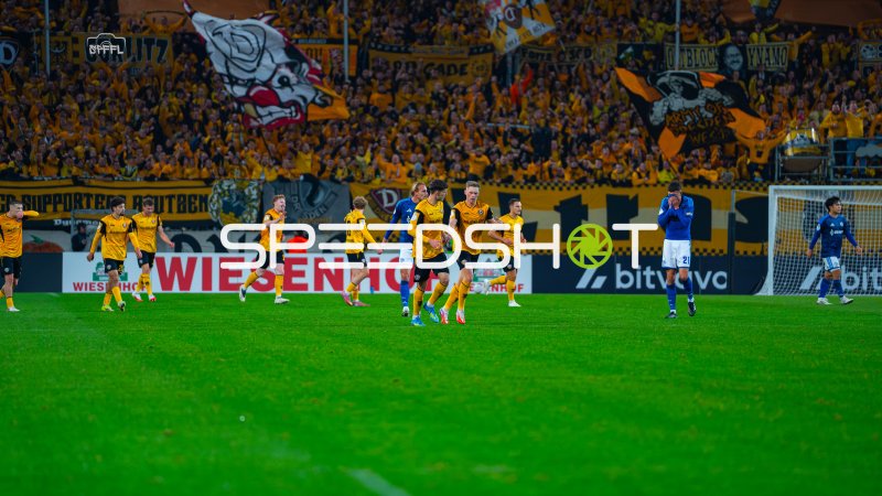 Dynamo Dresden gegen FC Schalke 04: enttäuschter Gästespieler im Rudolf-Harbig-Stadion