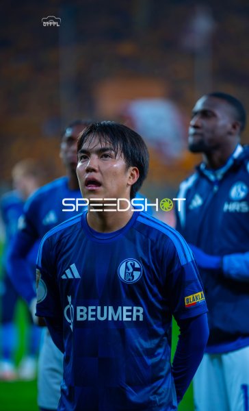 Satoshi Tanaka vor dem Anpfiff im Rudolf-Harbig-Stadion