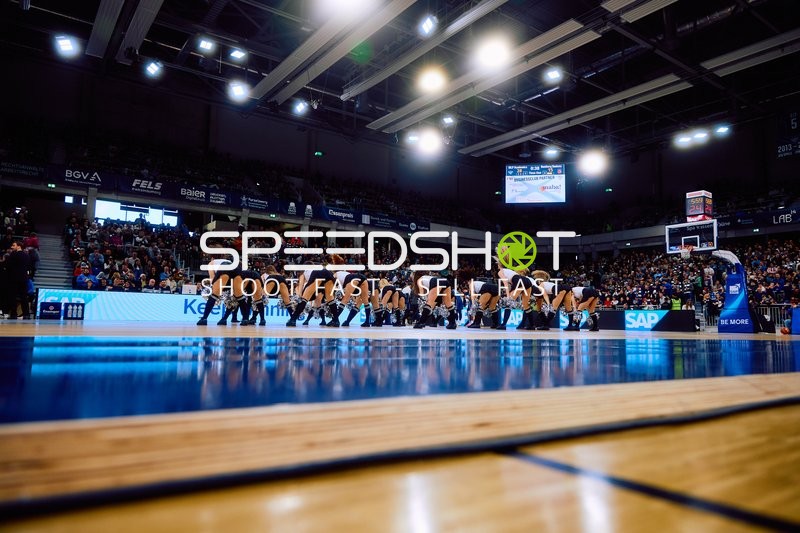 Cheerleader-Performance