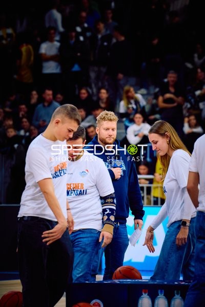 Halbzeitshow oder Vorführung im Basketballspiel