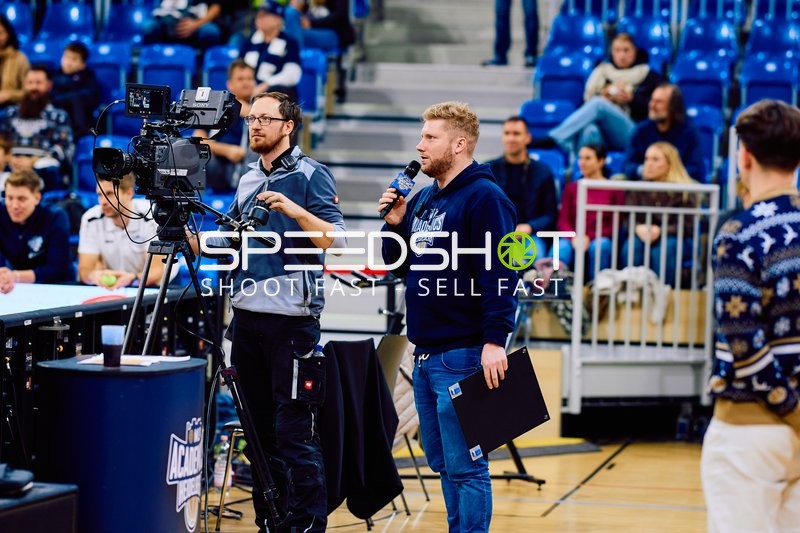 Moderation und Aufnahme