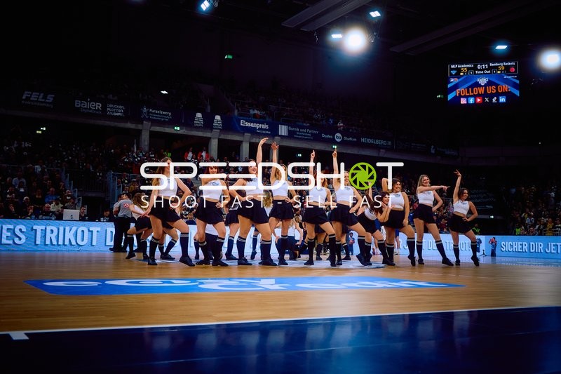 Cheerleader-Performance