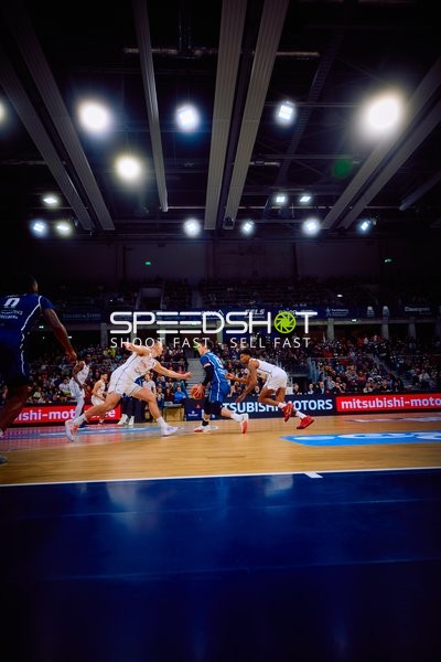 Boden-Kampf um den Ball