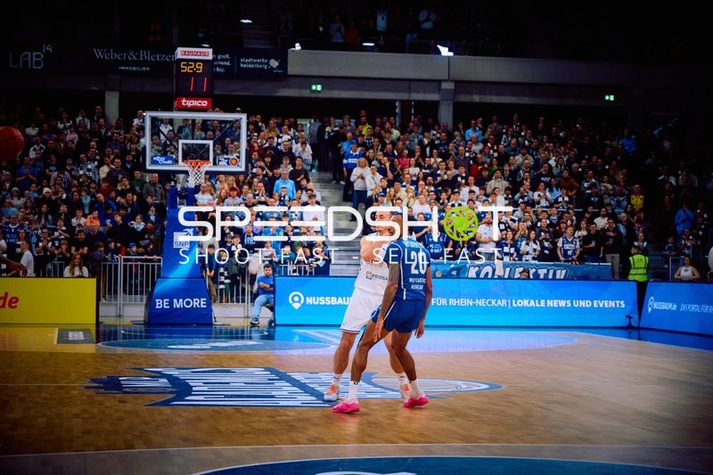 Verteidigung gegen einen Freiwurf.