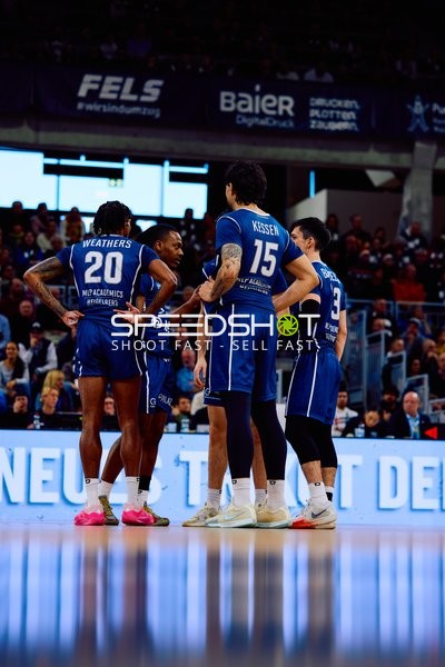 Teambesprechung auf dem Spielfeld