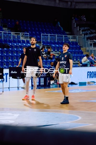 Aufwärmen auf dem Spielfeld