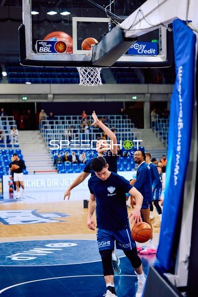 Spieler beim Aufwärmen vor dem Spiel