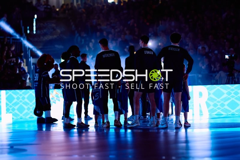 Vor dem Spiel versammelte sich das Team.