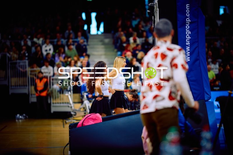 Cheerleader-Performance