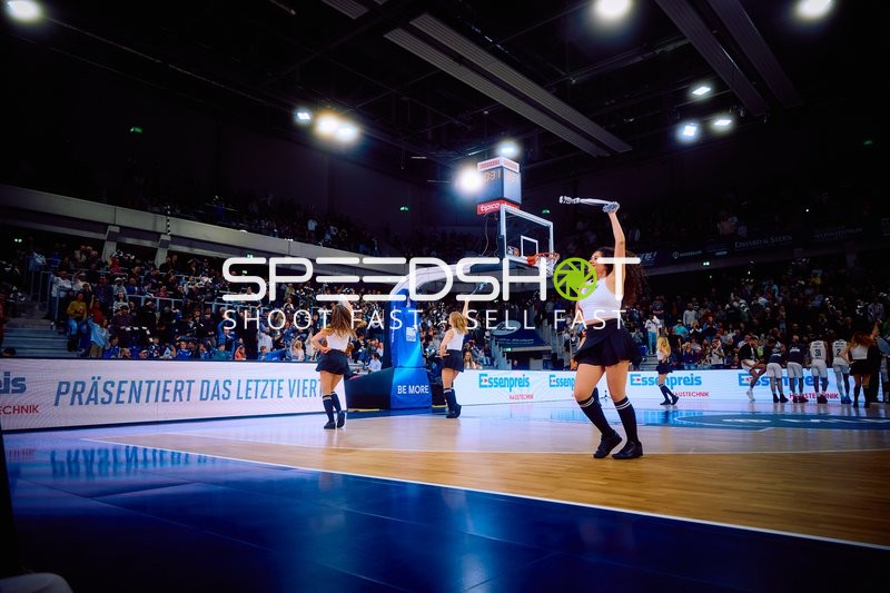 Cheerleader-Performance