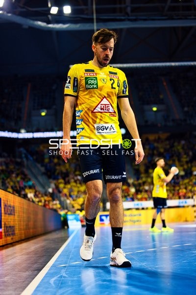 Spieler in Aktion auf dem Spielfeld