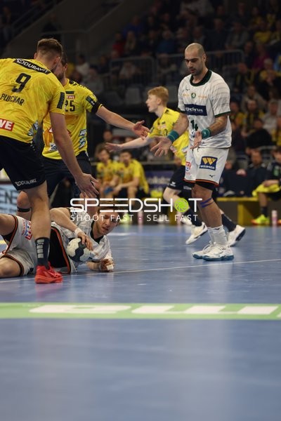 Zweikampf um den Ball