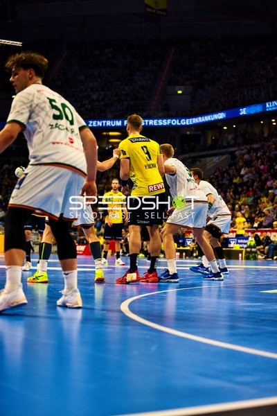 Spieler in Aktion auf dem Spielfeld