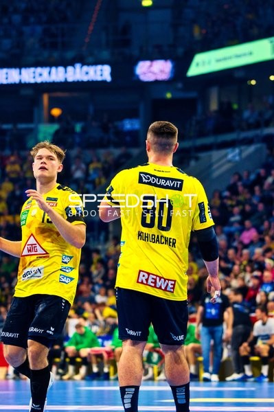 Spieler auf dem Feld in Aktion