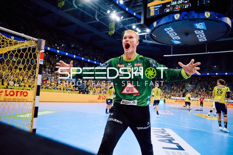 Torhüter feiert eine Parade