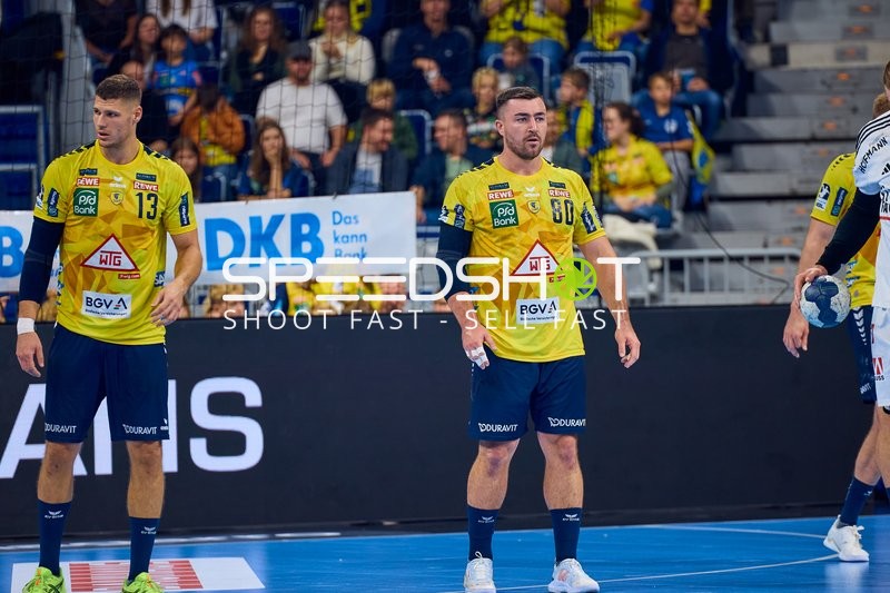 Spieler bereiten sich auf das Spiel vor