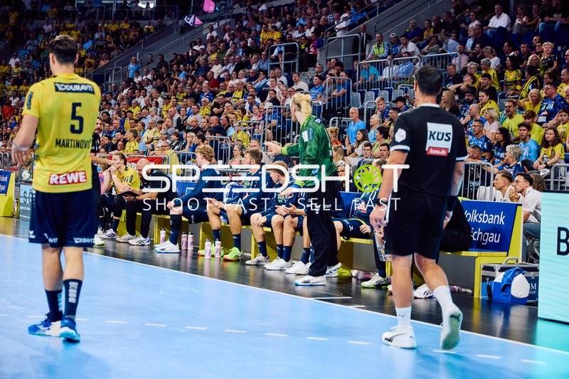 Spielerwechsel und Coaching-Aktivität