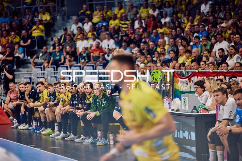 Spielerwechsel an der Seitenlinie