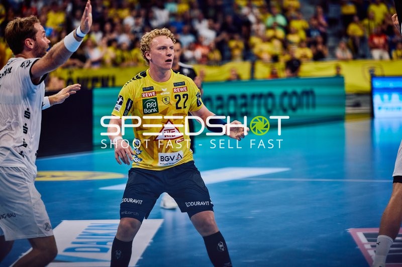 Verteidiger blockiert Angriff