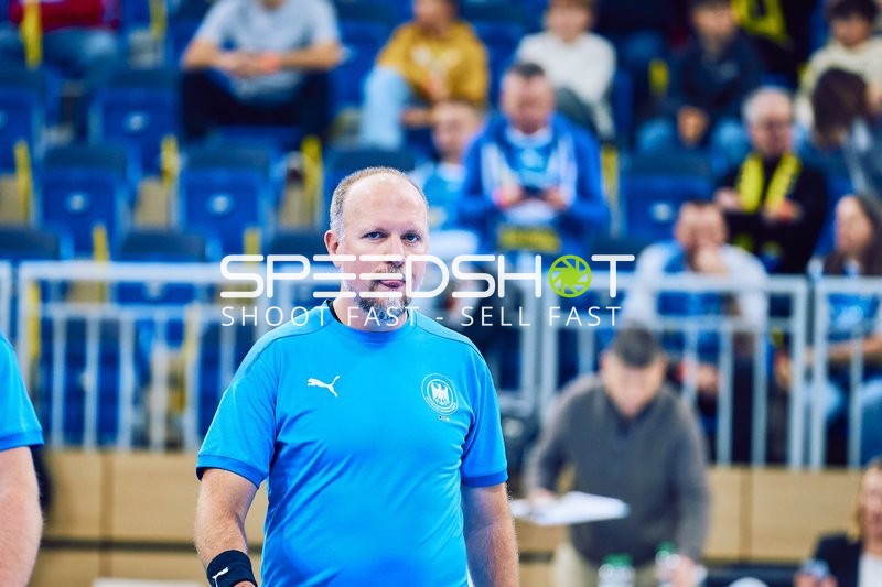 Ein Spieler auf dem Spielfeld