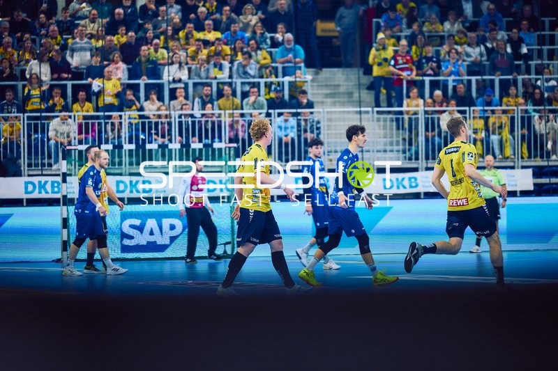 Spieler in Bewegung während eines Handballspiels