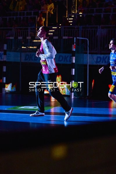 Einlauf der Spieler auf das Spielfeld