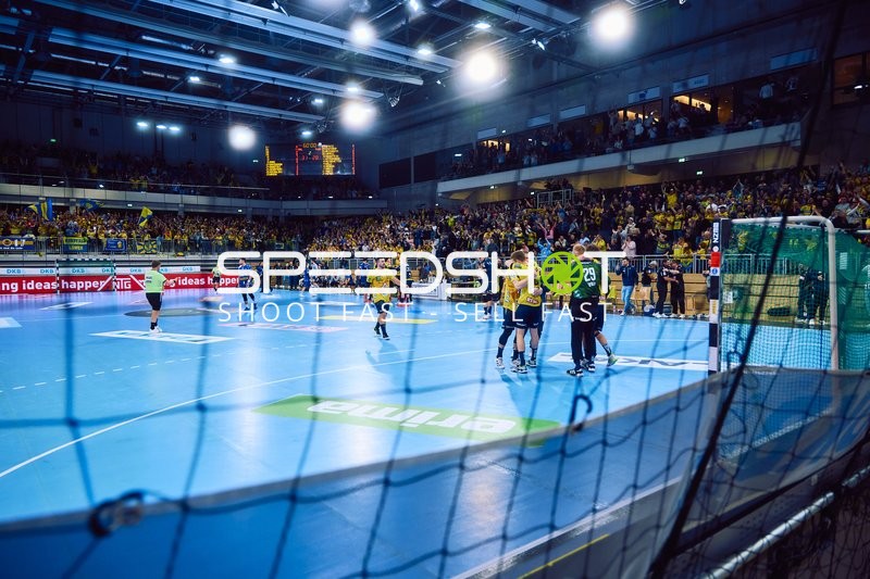Spielszene in einer Handball-Halle