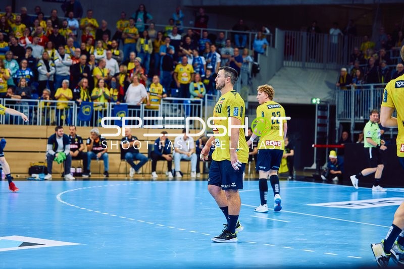 Spielszene in der Abwehr des Rhein Neckar Löwen Teams.