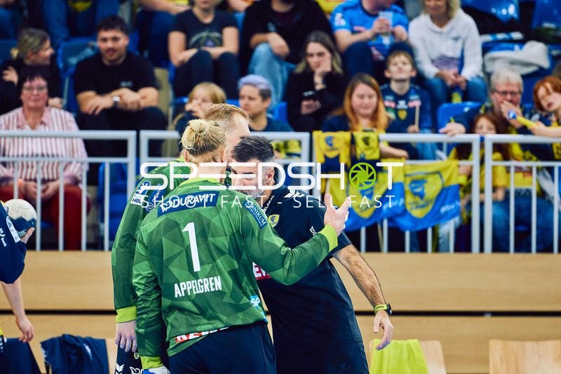 Spielern unterhalten sich in einer Pause