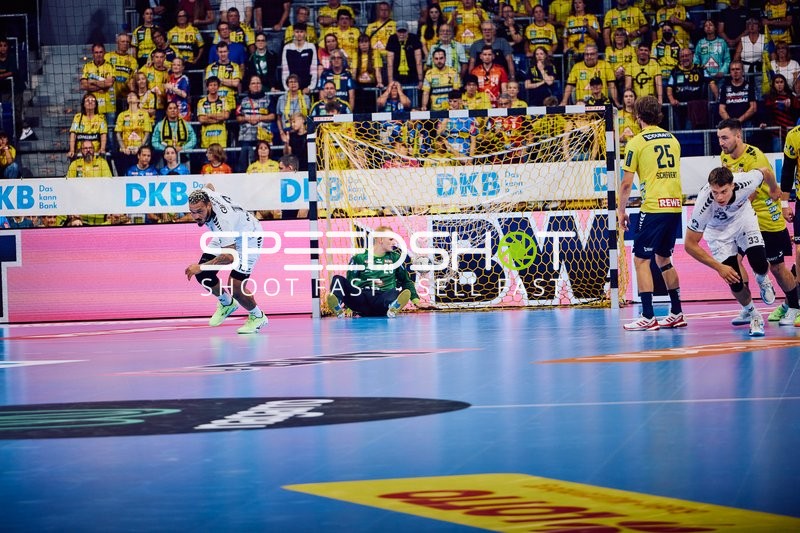 Torwurfszene im Handballspiel