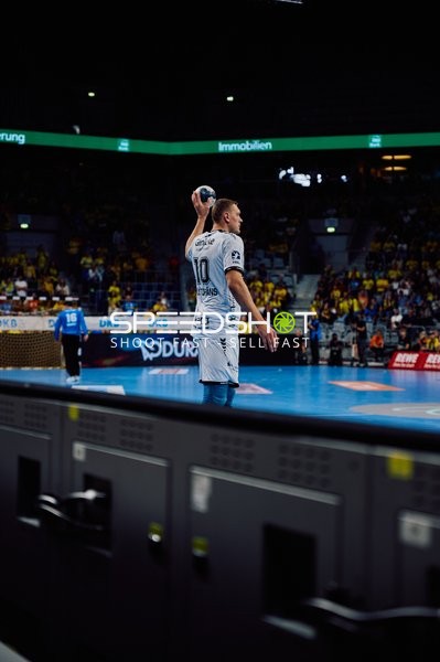 Spieler bereitet sich auf einen Wurf vor