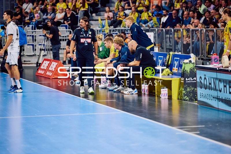 Spielvorbereitung an der Seitenlinie