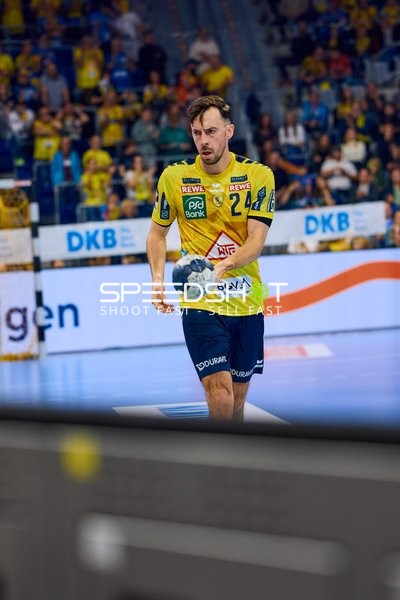 Patrick Groetzki bringt den Ball ins Spiel.