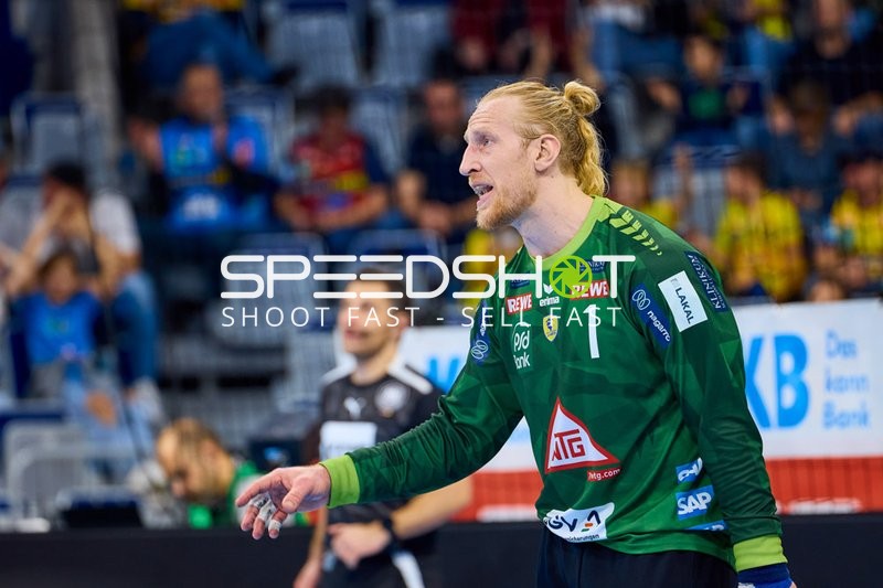 Mikael Appelgren in einer Diskussion auf dem Spielfeld