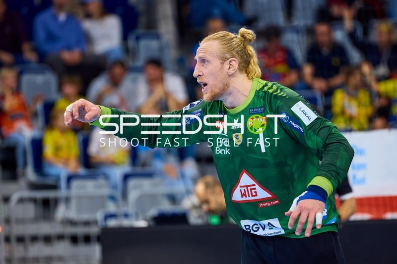 Mikael Appelgren gibt Anweisungen an seine Mitspieler.