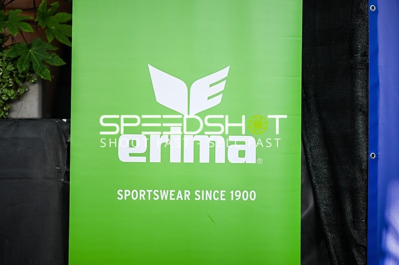 Anzeige von Sportbekleidungsmarke