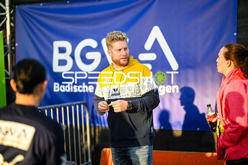 Kevin Gerwin im Gespräch vor der Saisoneröffnung.