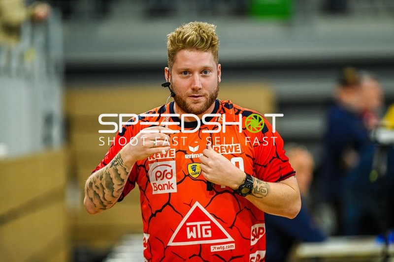 Ein Hallensprecher in Aktion.