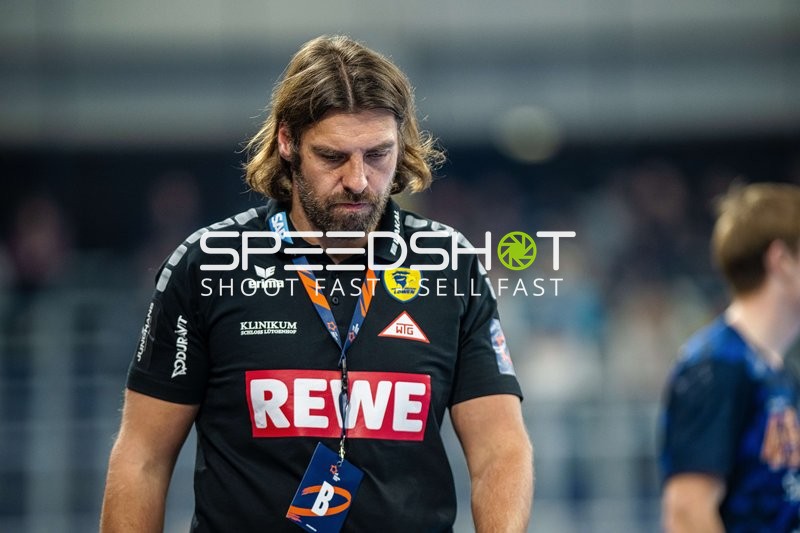 Trainer am Spielfeldrand