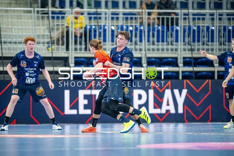 Zweikampf um den Ball