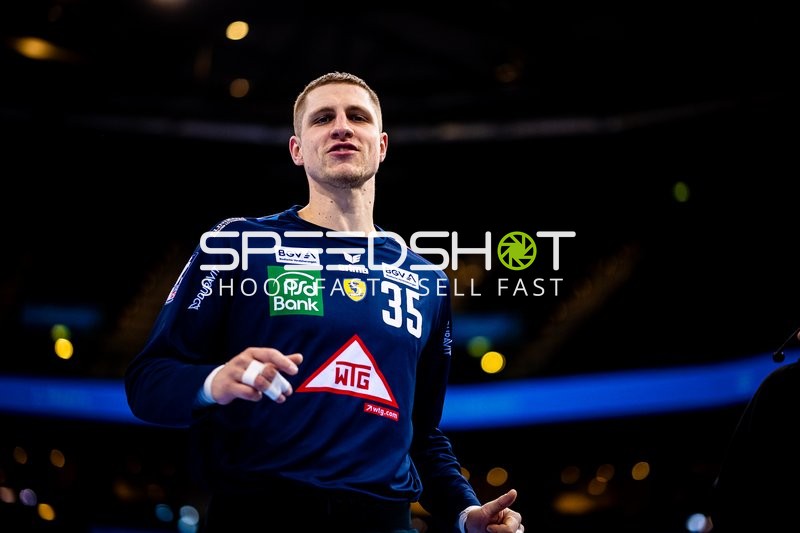 Spieler bereitet sich auf das Spiel vor